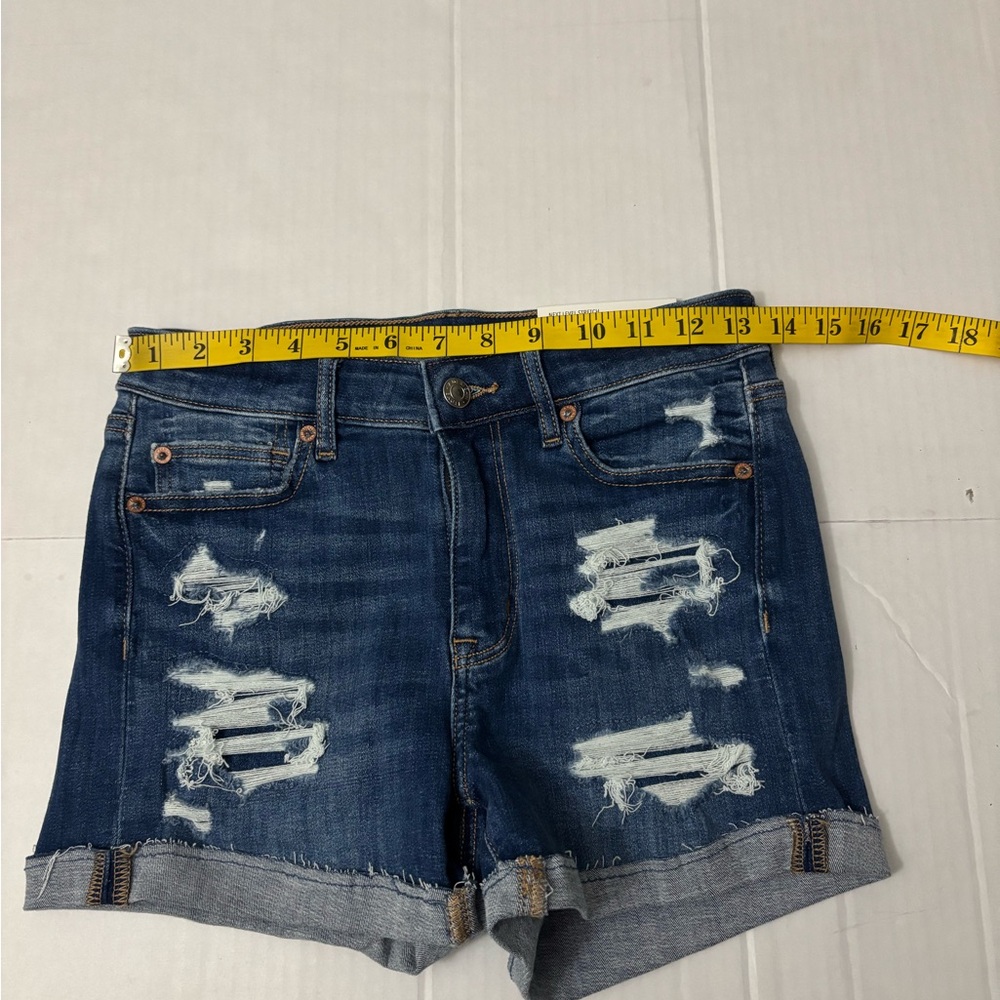 American Eagle Next Level High V Rise Shortie Denim Short Size 4 inseam 3” - Picture 5 of 9